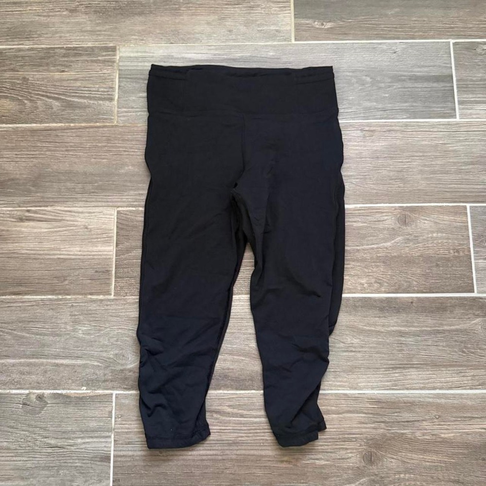 Black Lululemon Capri leggings size 6 - Picture 3 of 7